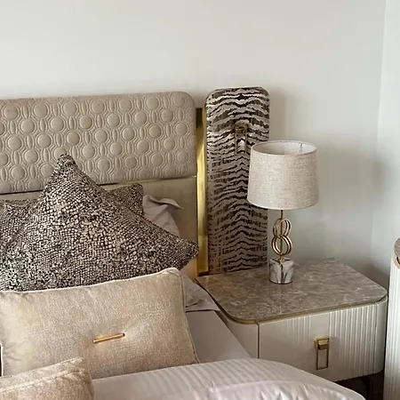 Rotana Lejlighed